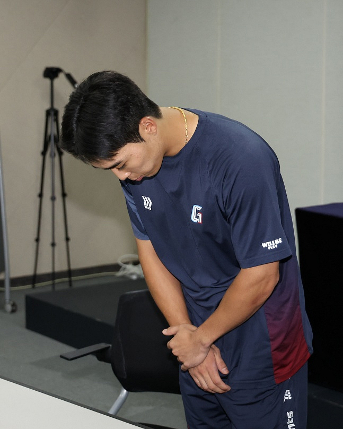 "이 이미지 잊히지 않겠지만..." 50G 징계 마친 롯데 김동혁, 팬들 앞에 고개 숙였다 "정말 잘해야겠다는 생각뿐입니다" [광주 현장인터뷰]