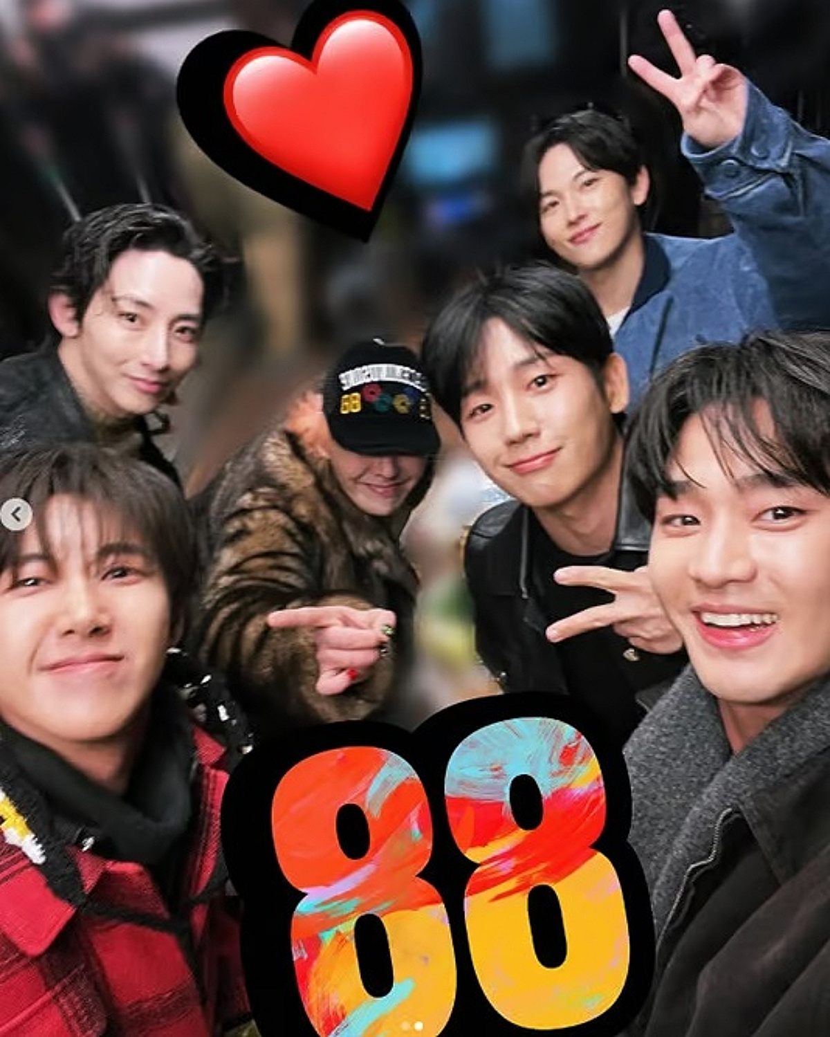 정해인, '전격 복귀' 김수현 지지..'88즈' 의리 [스타이슈]