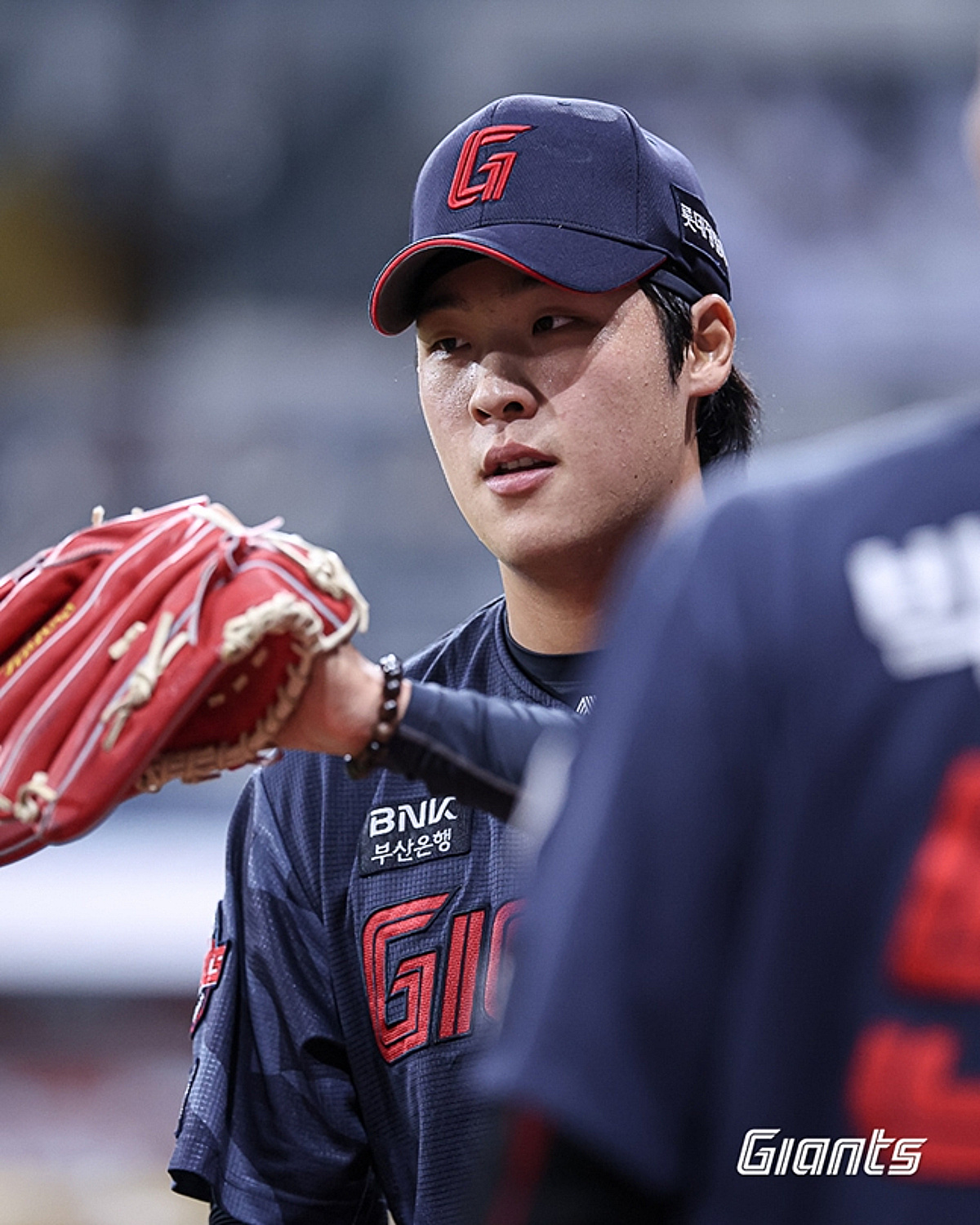 '와, 7⅓이닝 1실점 인생투' 이민석 드디어 터졌다! 시즌 첫 승과 함께 롯데 3연승 견인→키움 4연패 [고척 현장리뷰]