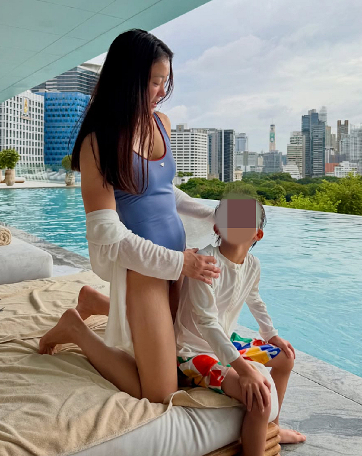 이시영, 둘째 출산 10개월 만에 식스팩 획득 "수영 최고"
