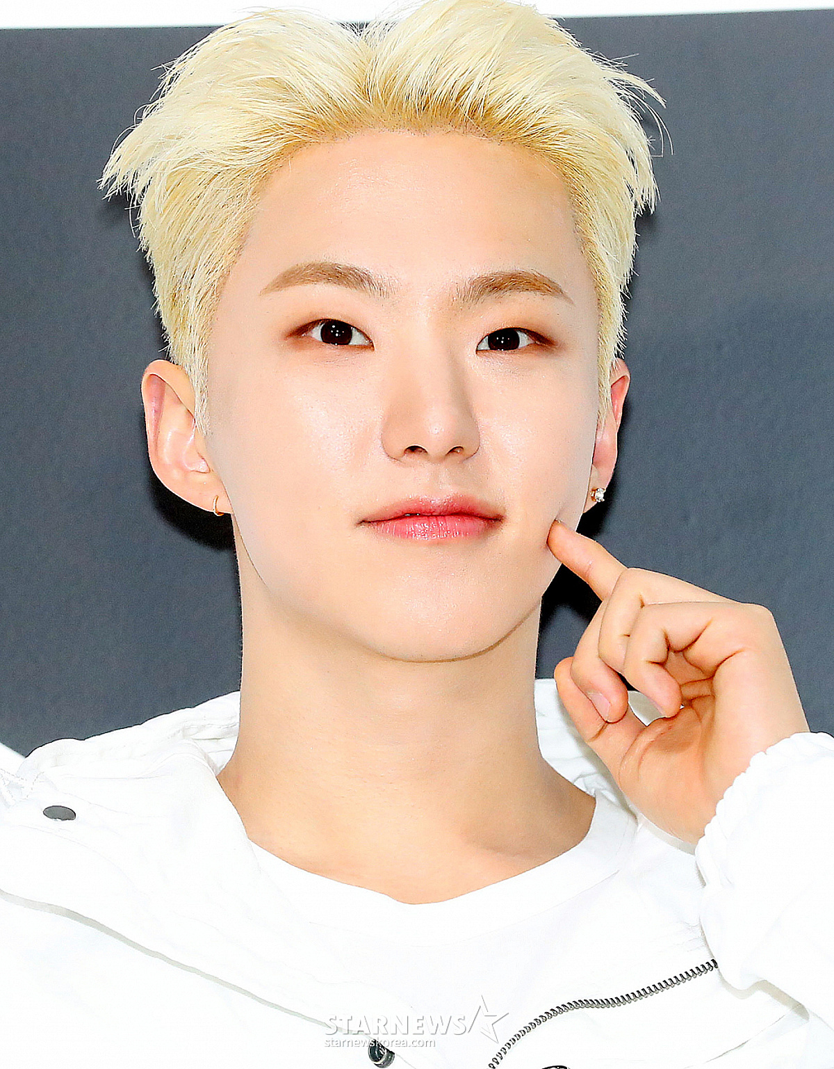 전역 6개월 앞두고 날벼락..세븐틴 호시, 전방십자인대 완전 파열 [스타이슈]