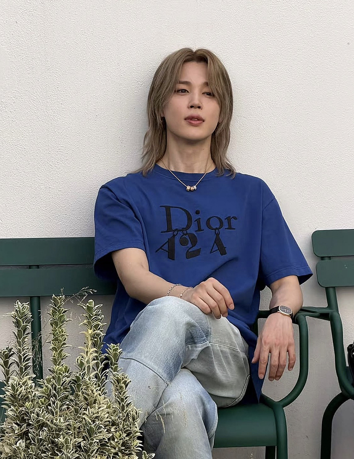 A visual that turns "blue" into "royal blue." BTS's Jimin shines as a standout presence in the 'Dior A24' campaign.