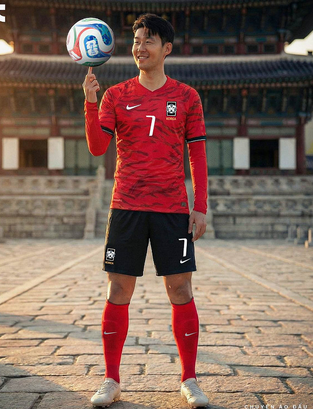 ソン·フンミンが着るとこんな感じ「韓国大学新ユニフォーム着用