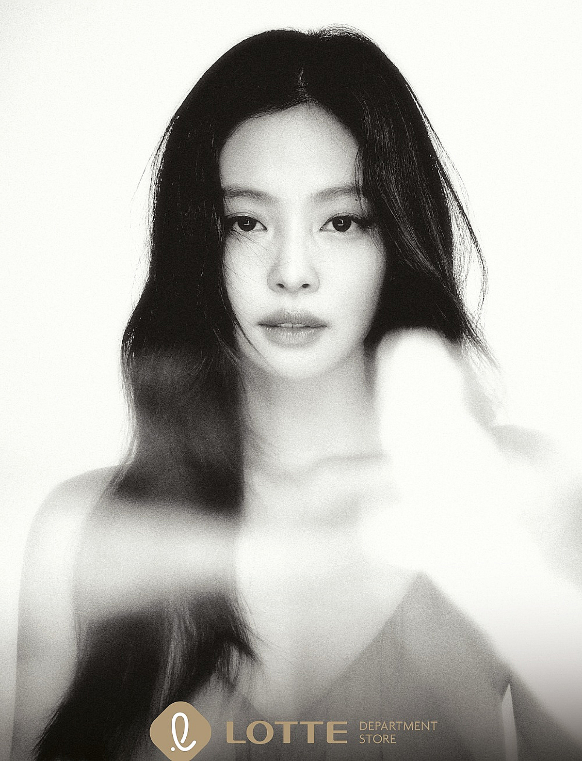 10년만에..롯데백화점 얼굴이 된 제니