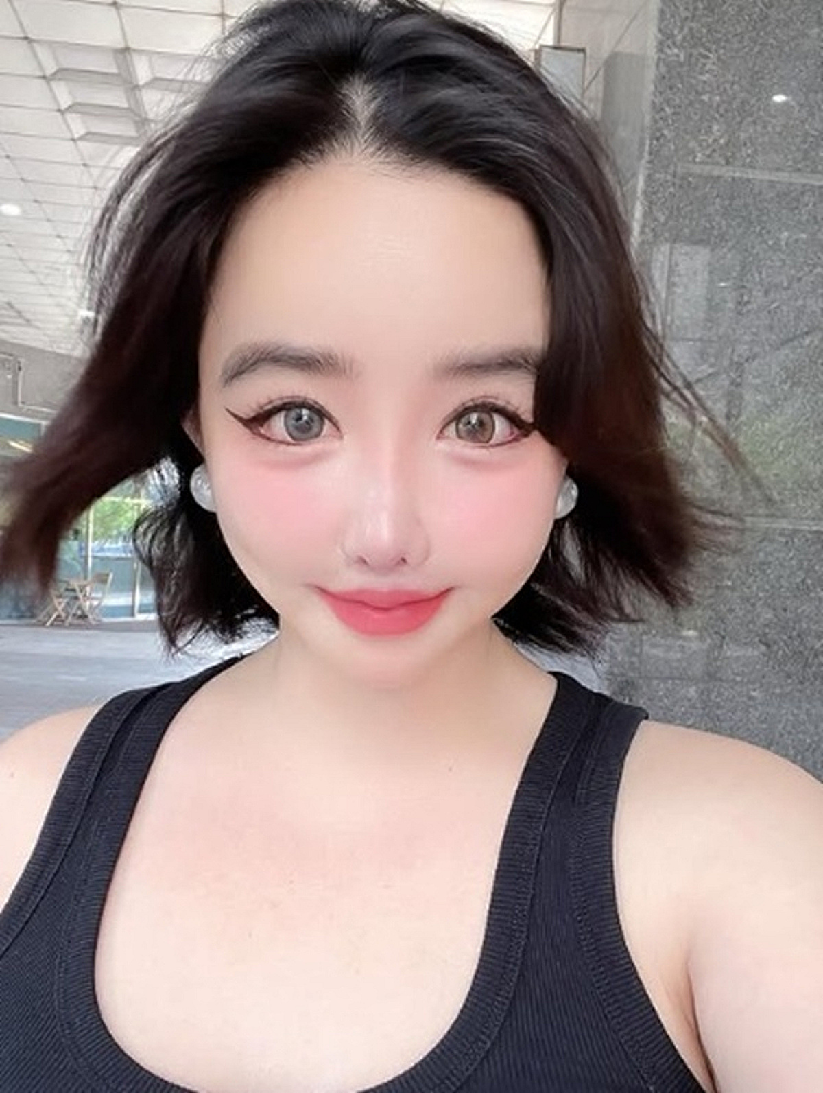 박봄, 여유로운 일상 포착 "바람에 휘날리는 중"