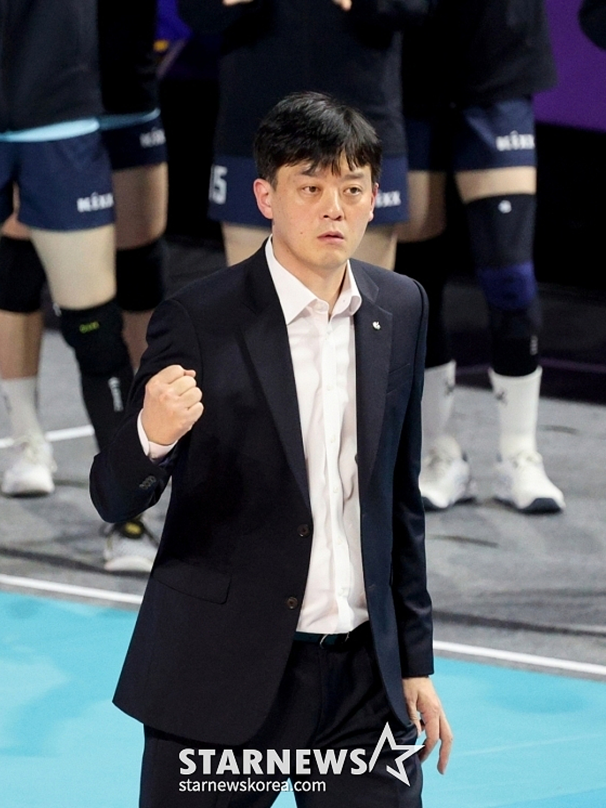 이영택 감독이 본 GS칼텍스 '봄 배구' 비결 "비시즌 동안 모두가 성장했다"... "집에선 안 져" 흥국전 출사표 [장충 현장]