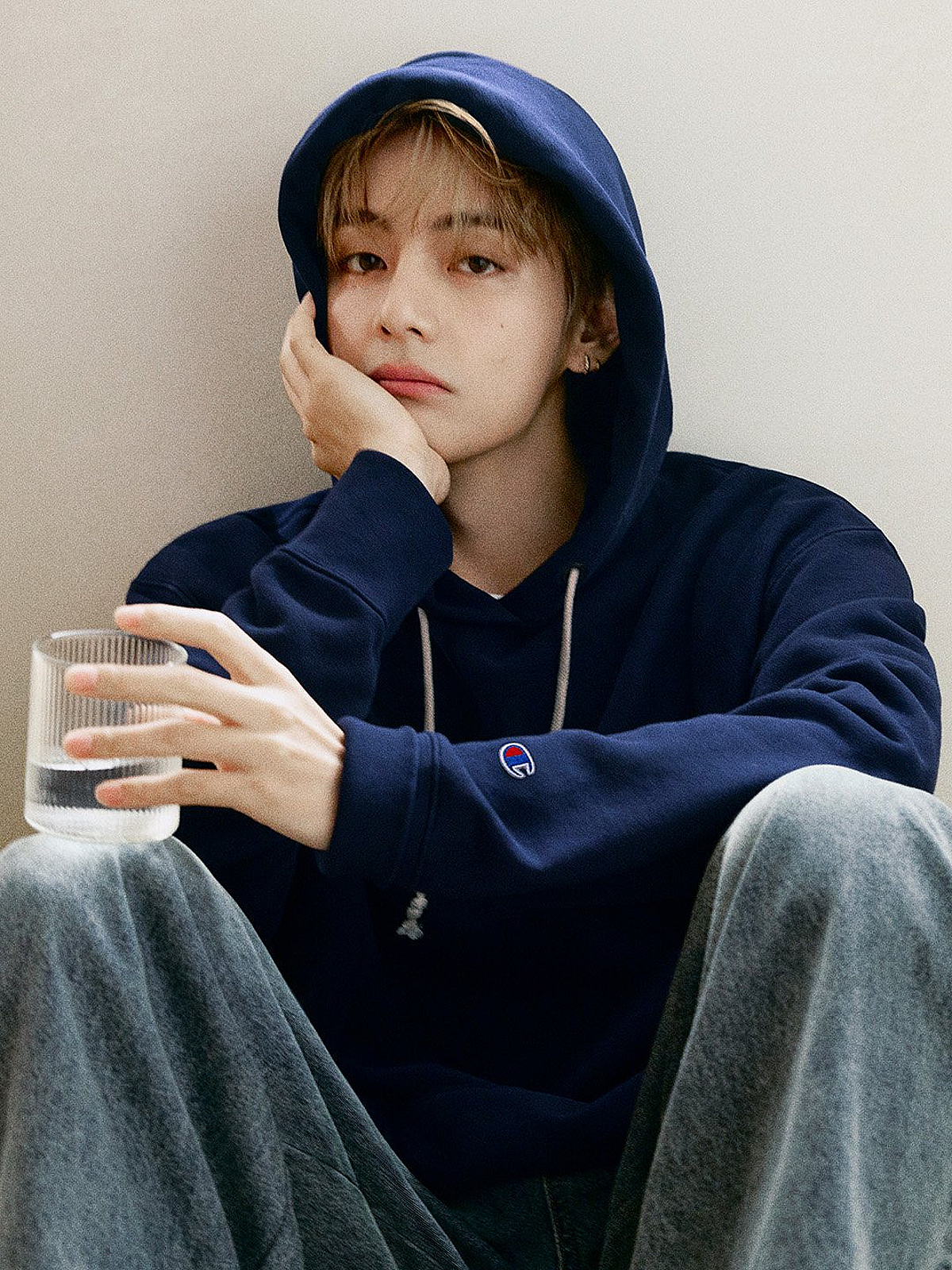 방탄소년단 뷔, 美 챔피온 글로벌 앰버서더 선정.."창의적 비전과 세계적 영향력 인정"