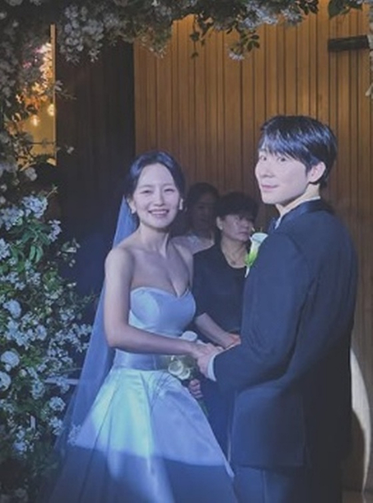 곽민정, '피겨 출신' 이준우♥백은혜 결혼식 참석 "울 준형이 축하해"