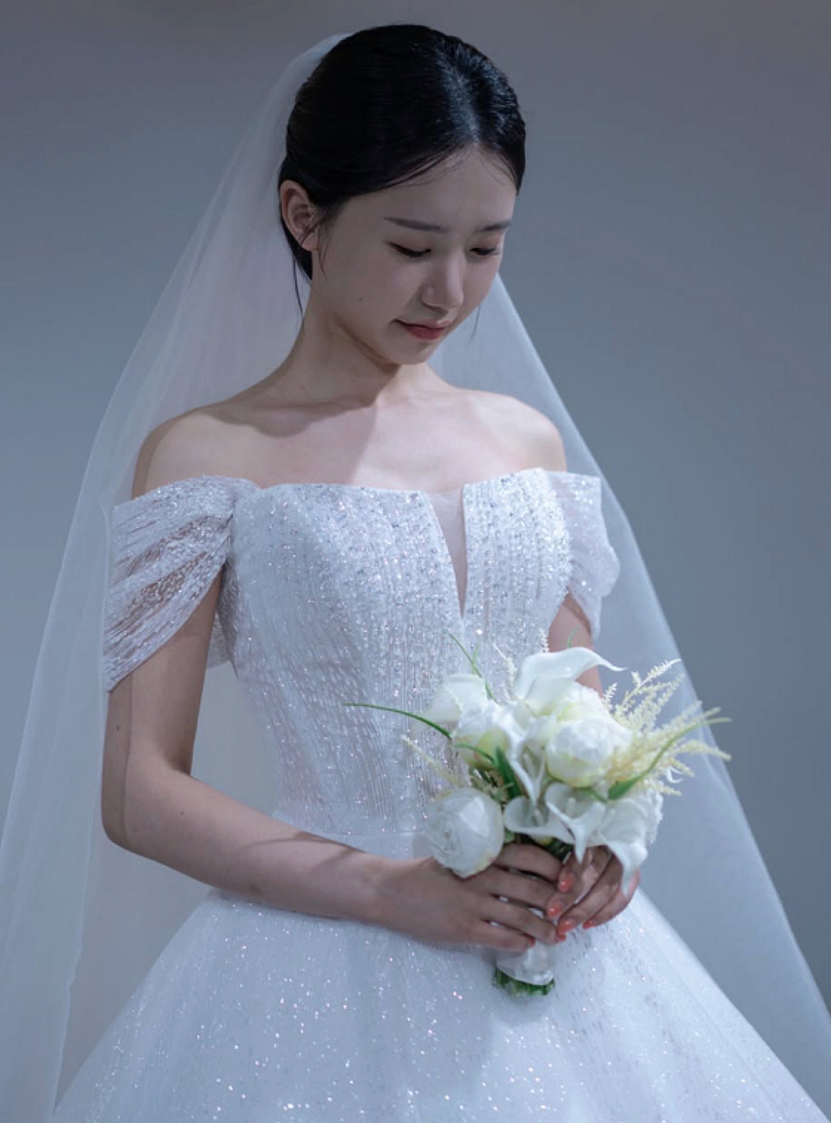 [공식] 송하예, 드레스 입고 "결혼" 깜짝 발표?..소속사 "콘텐츠 촬영"