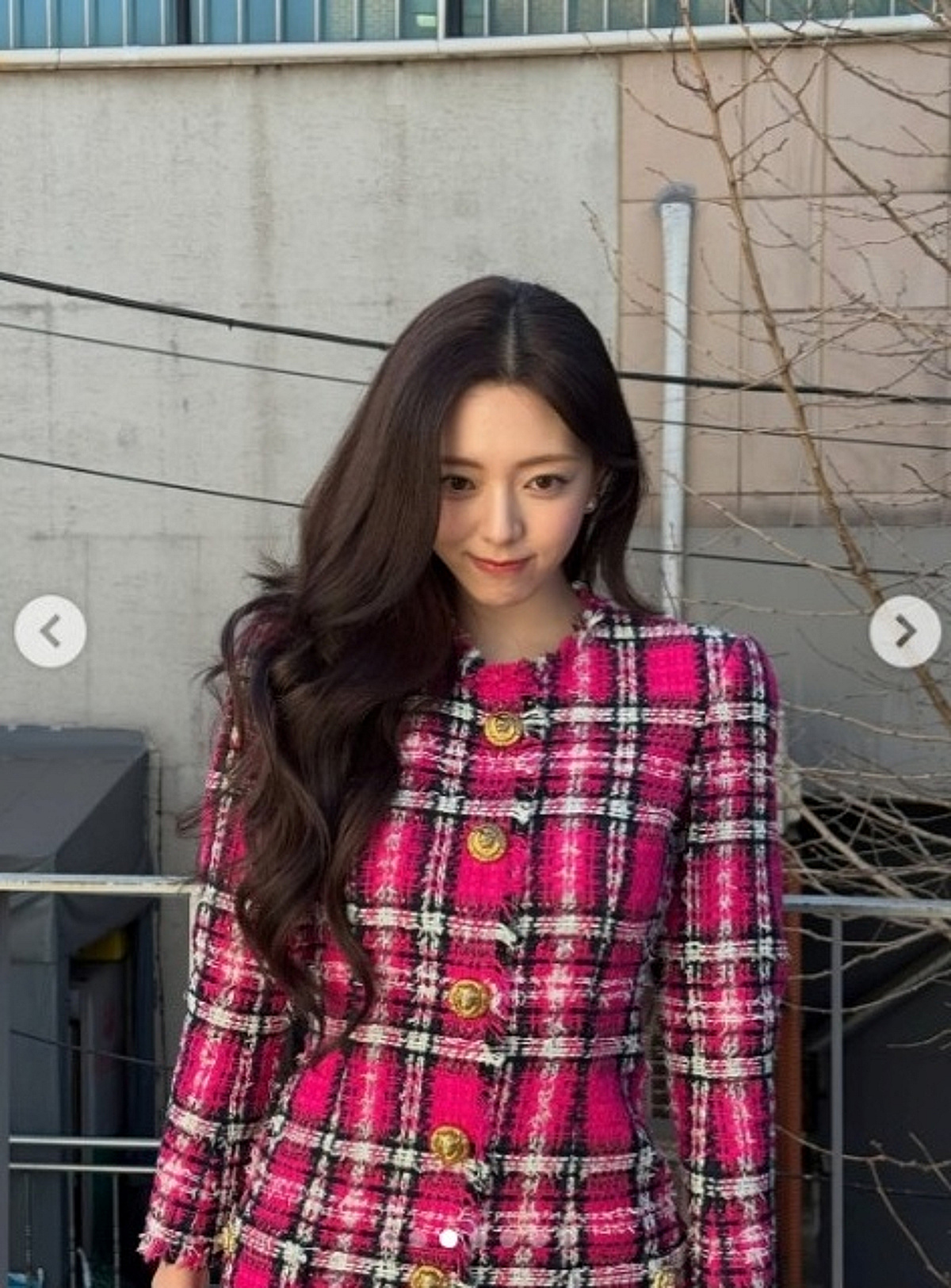 독보적인 골반 여신...ITZY 유나, 배우 얼굴 다 됐네