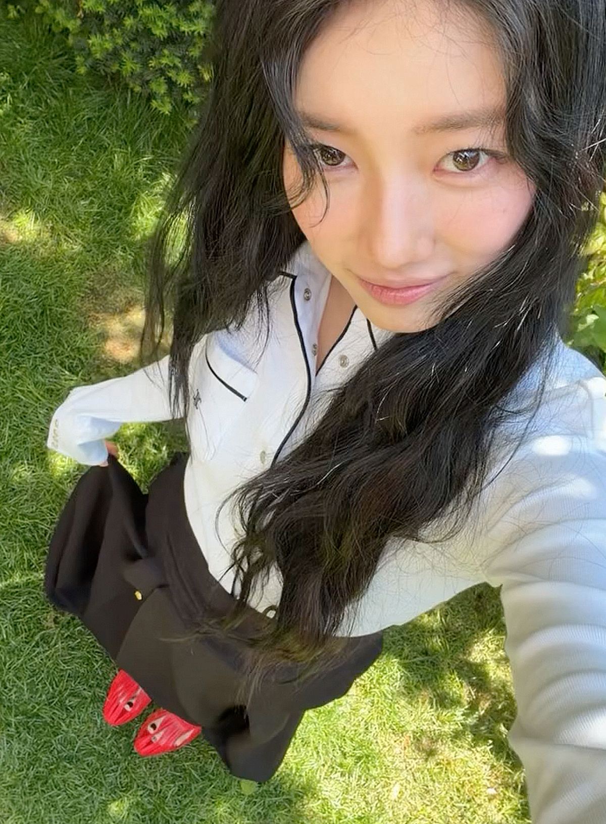 수지, 각도 무시한 완벽 미모..송혜교도 "♥"