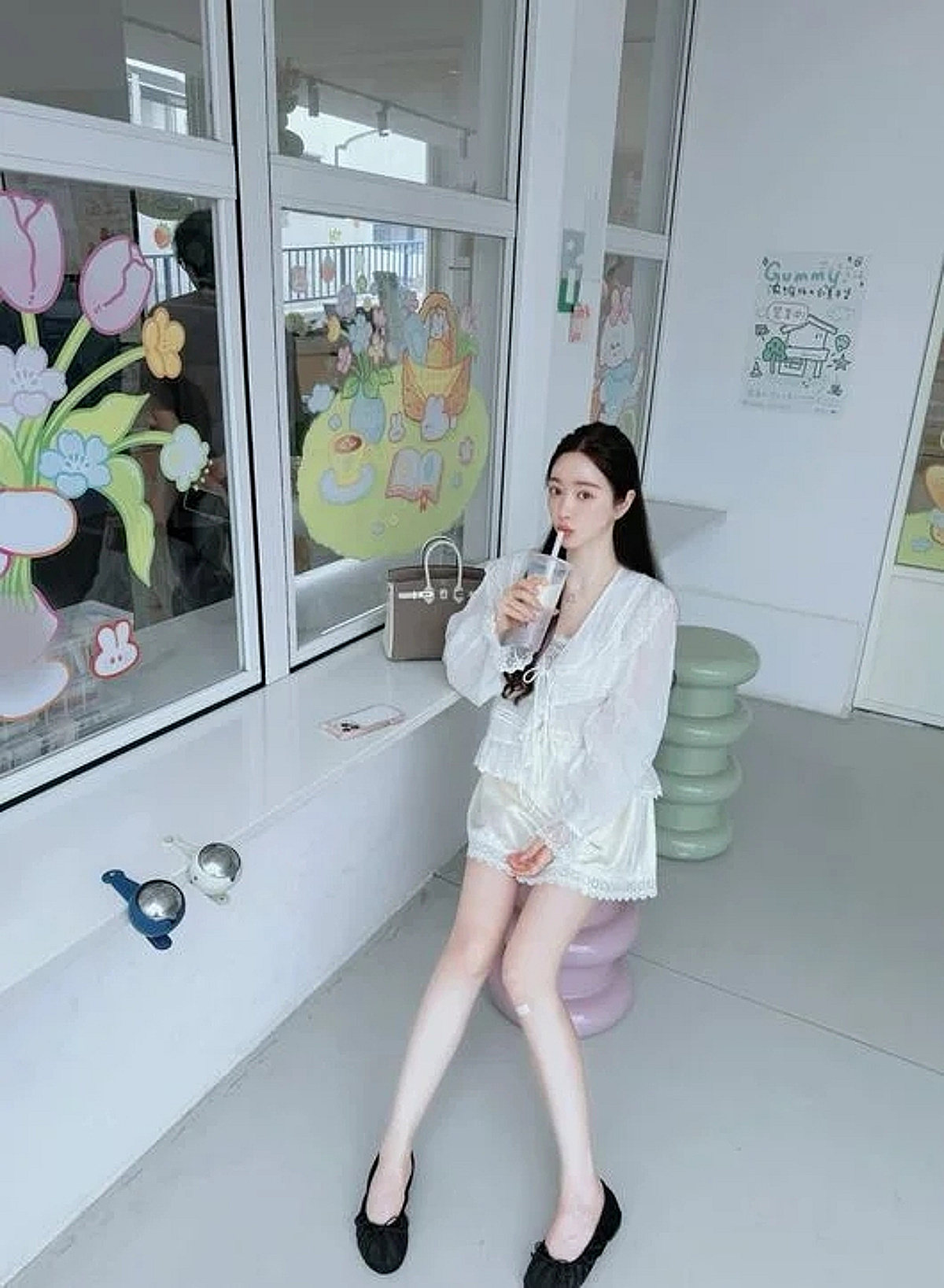 홍수아, '뼈말라' 몸매 자랑하며 역대급 망언 "살찜주의"