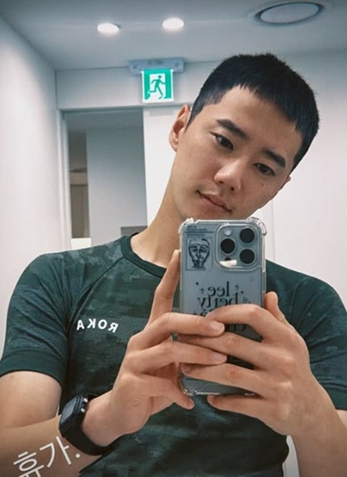 이준영, 군 휴가 중인 근황..더욱 늠름해진 자태