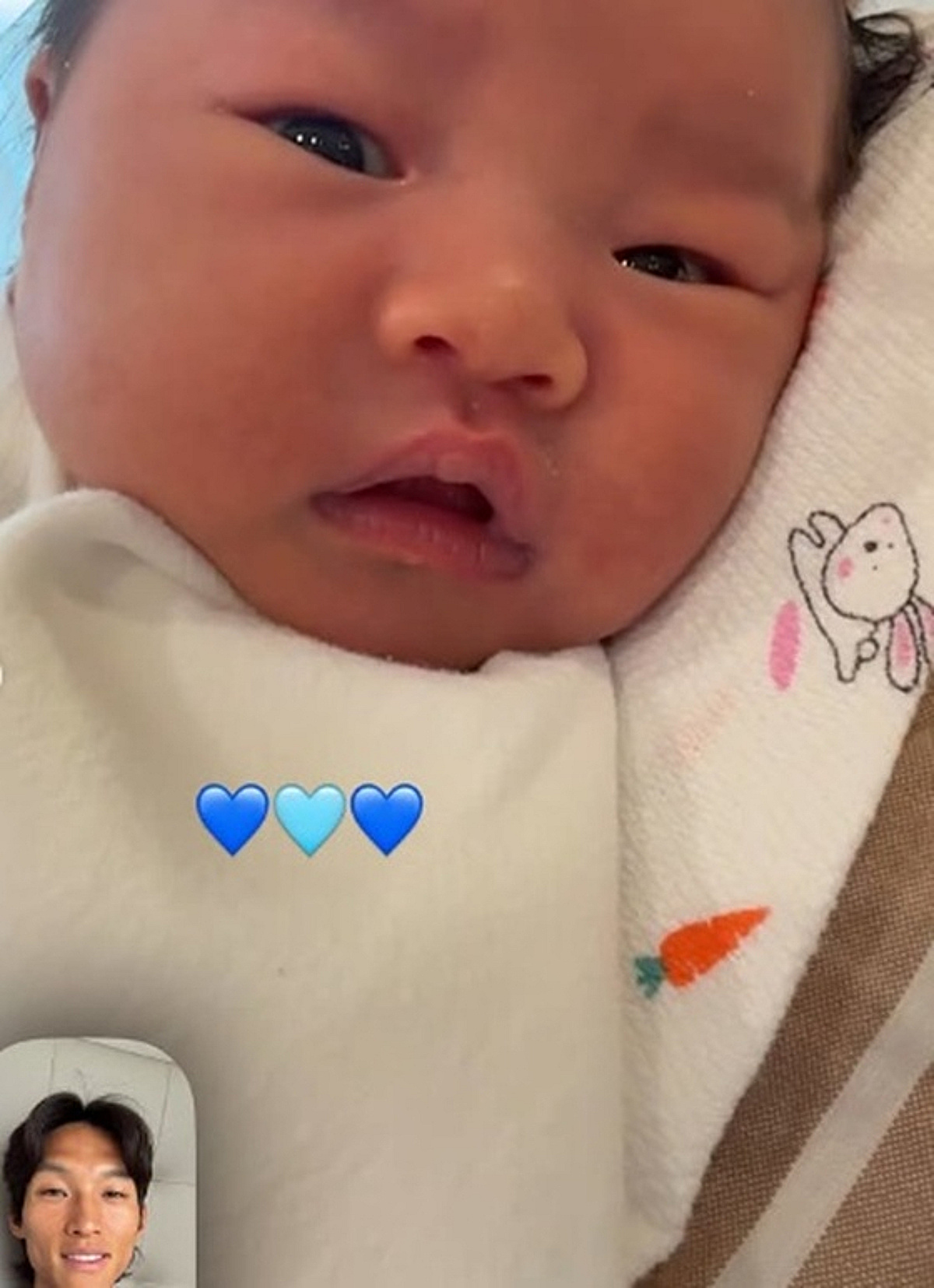 김진경, 딸 얼굴 공개..♥김승규 꿀 떨어지는 눈빛