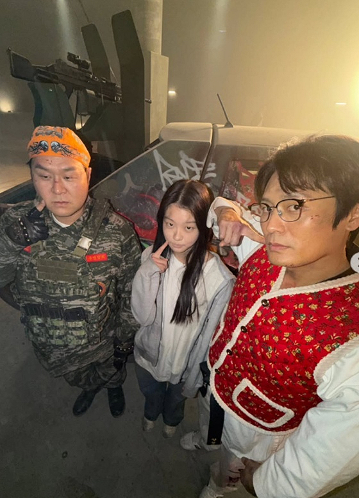 '김부장' 소지섭 딸 "아빠 안 와서 삼촌들이랑만 찍었어"..최대훈·윤경호와 MZ샷