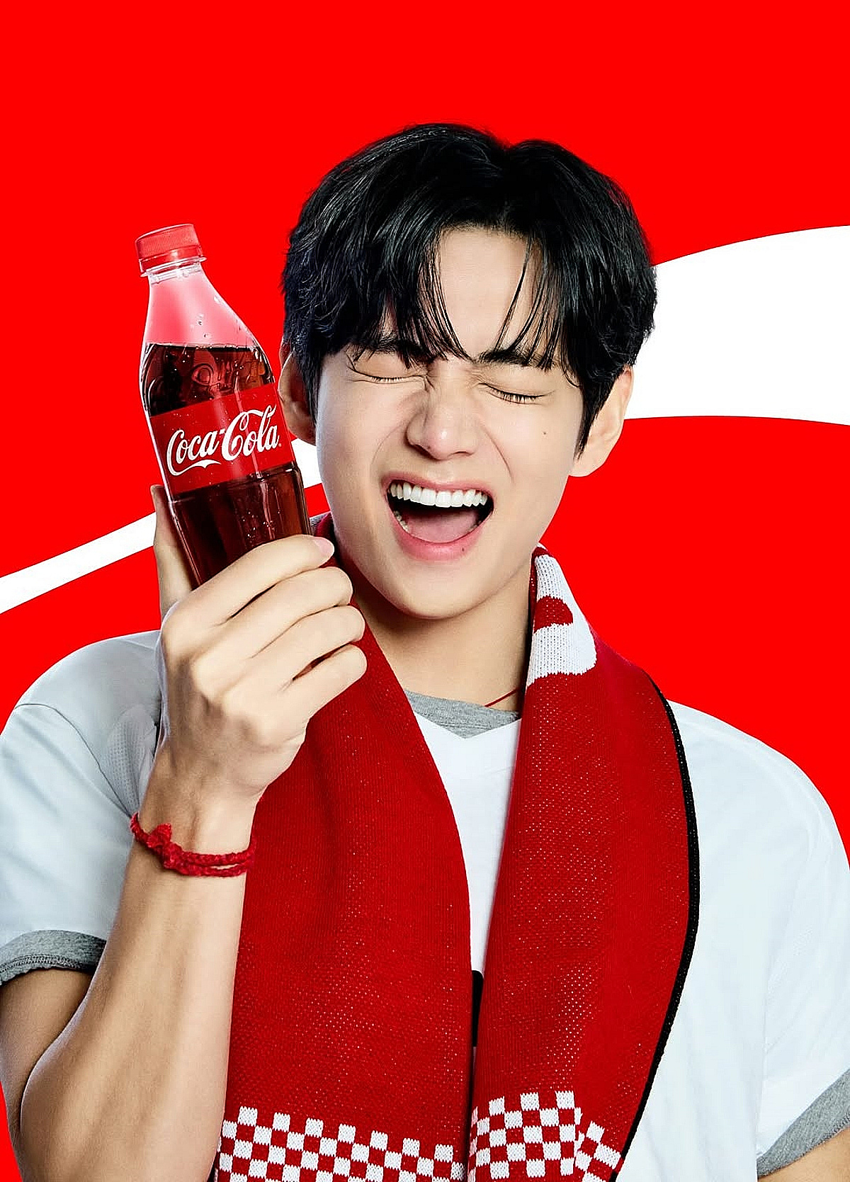 BTS×コカコーラ　缶バッジセット BTSのV、コカ・コーラと手を組んで『2026ワールドカップ』の熱気に参加