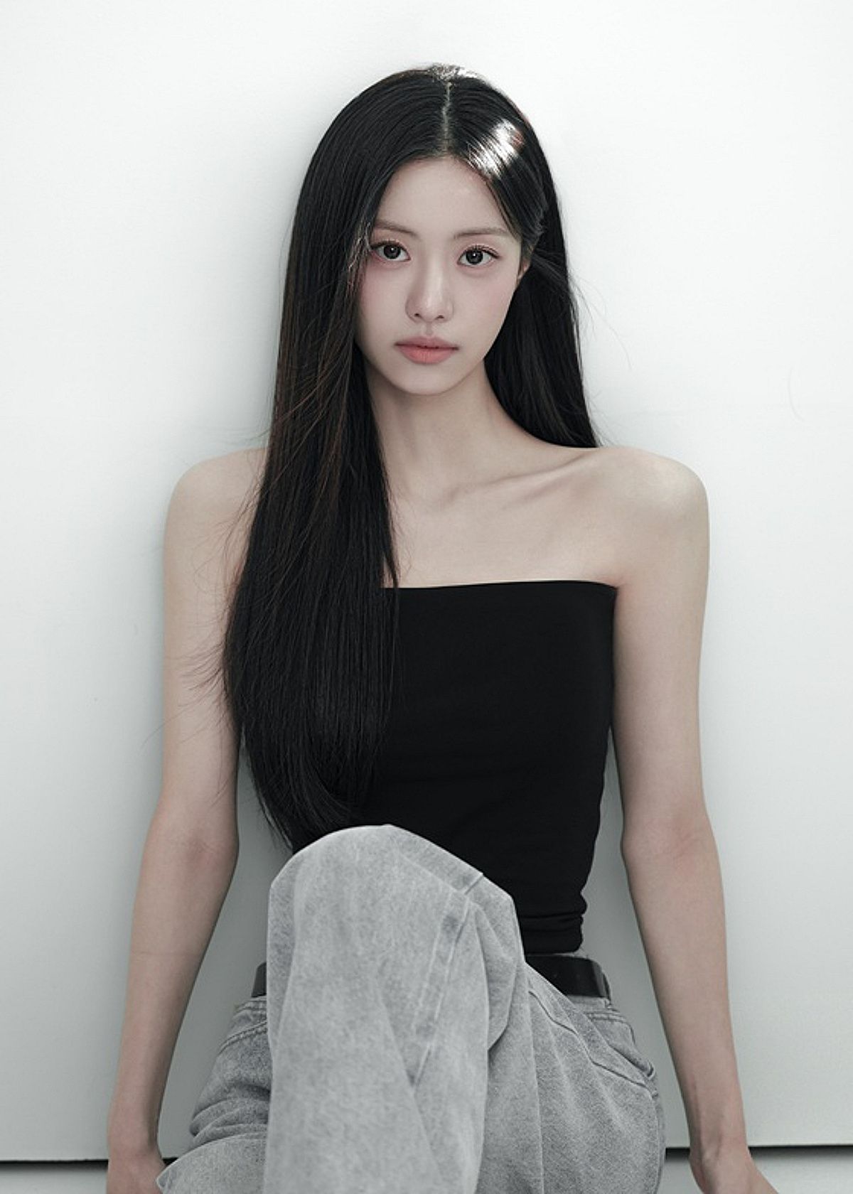 '르세라핌 탈퇴' 김가람, 확 달라진 분위기..배우 활동 앞두고 새 프로필 공개 [스타이슈]