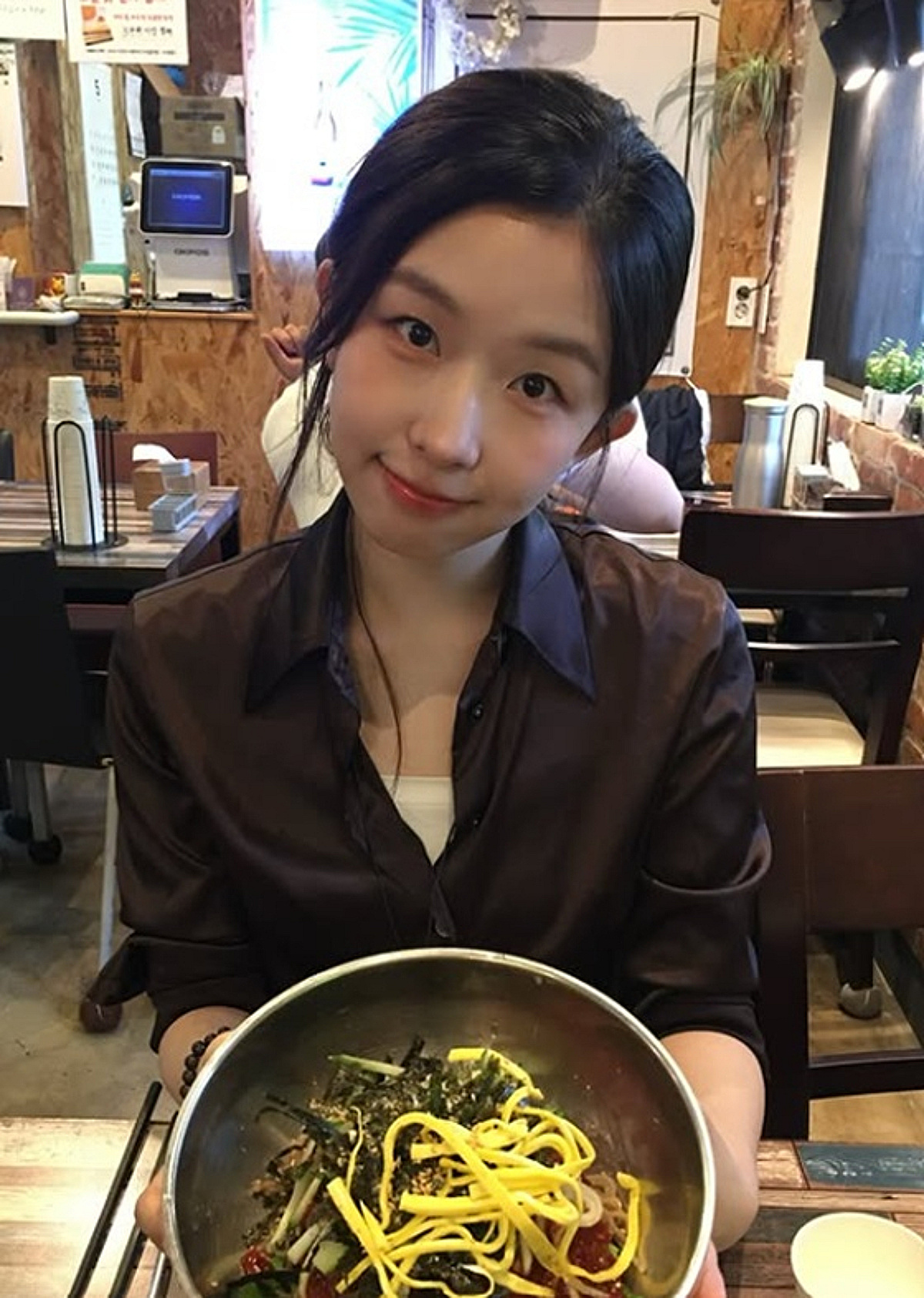 윤가이, '18살 연상' ♥장기하와 열애 중.."사랑해" 친구와 떠난 여행 [스타이슈]