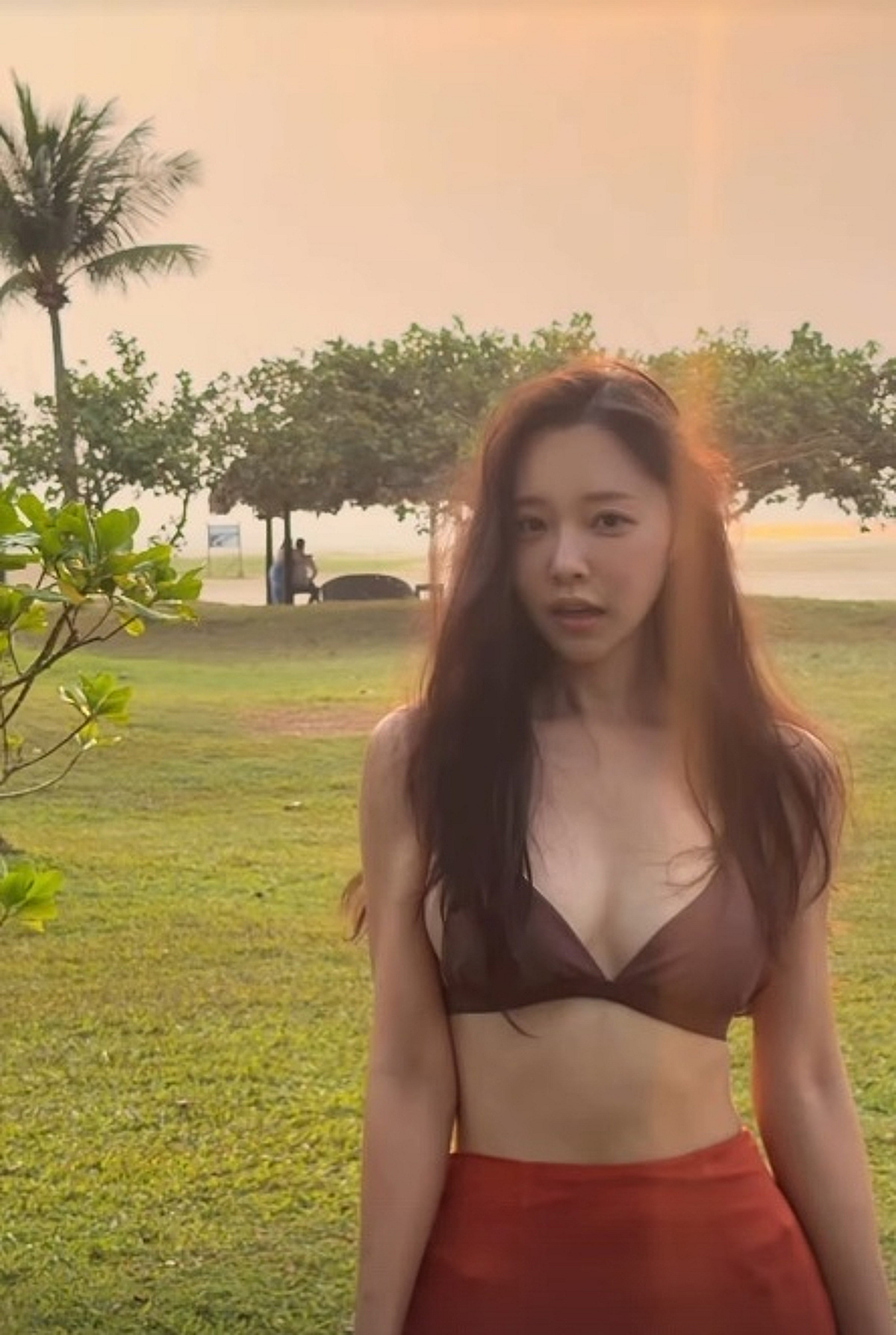이솔이, 작은 체구에 '반전 글래머'..'♥박성광과 이혼설' 나올 수 없다