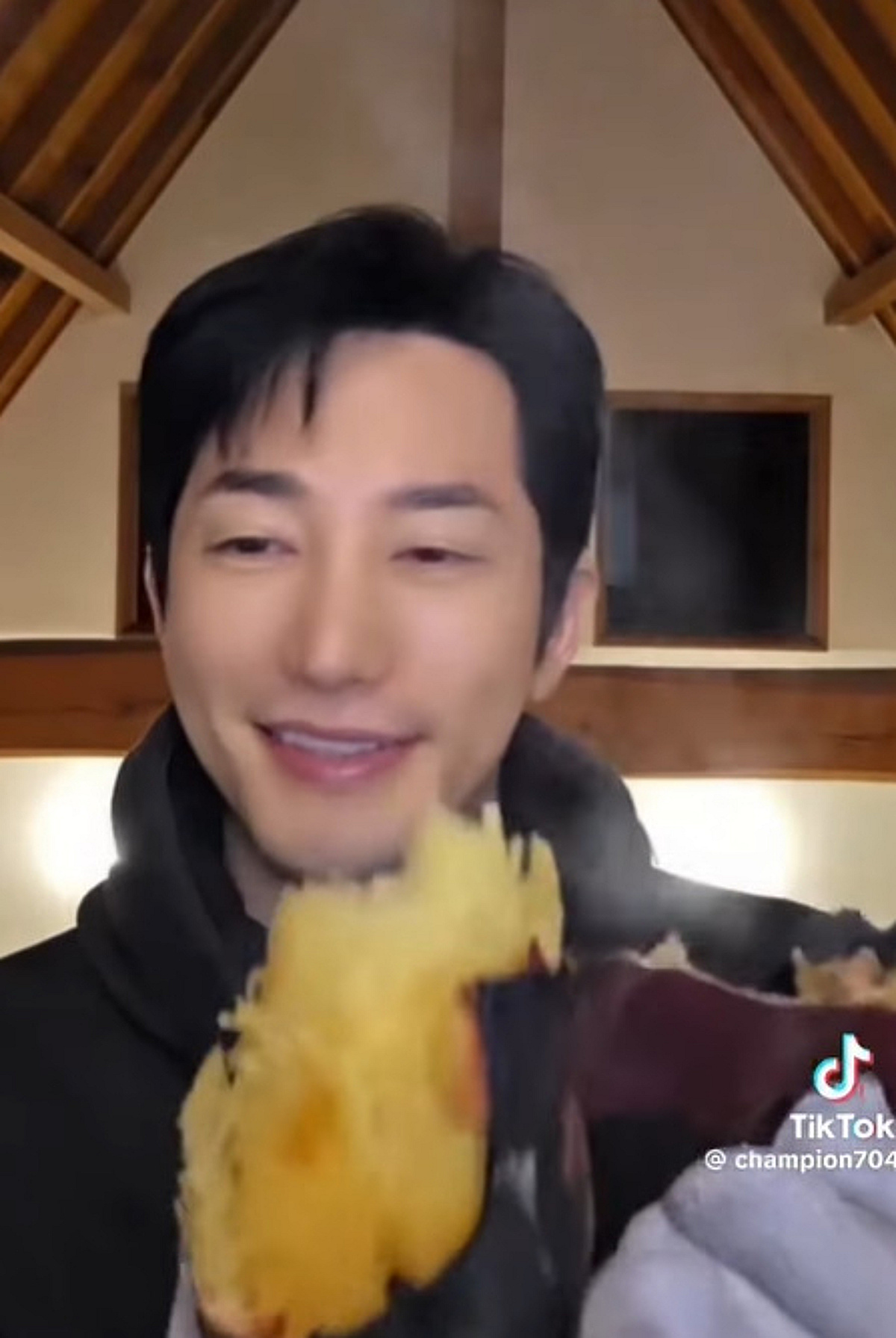 '틱톡 5억 수익' 박시후, 군고구마 먹방까지 '천연덕 틱톡커'.."맛있겠다 그죠?" [스타이슈]