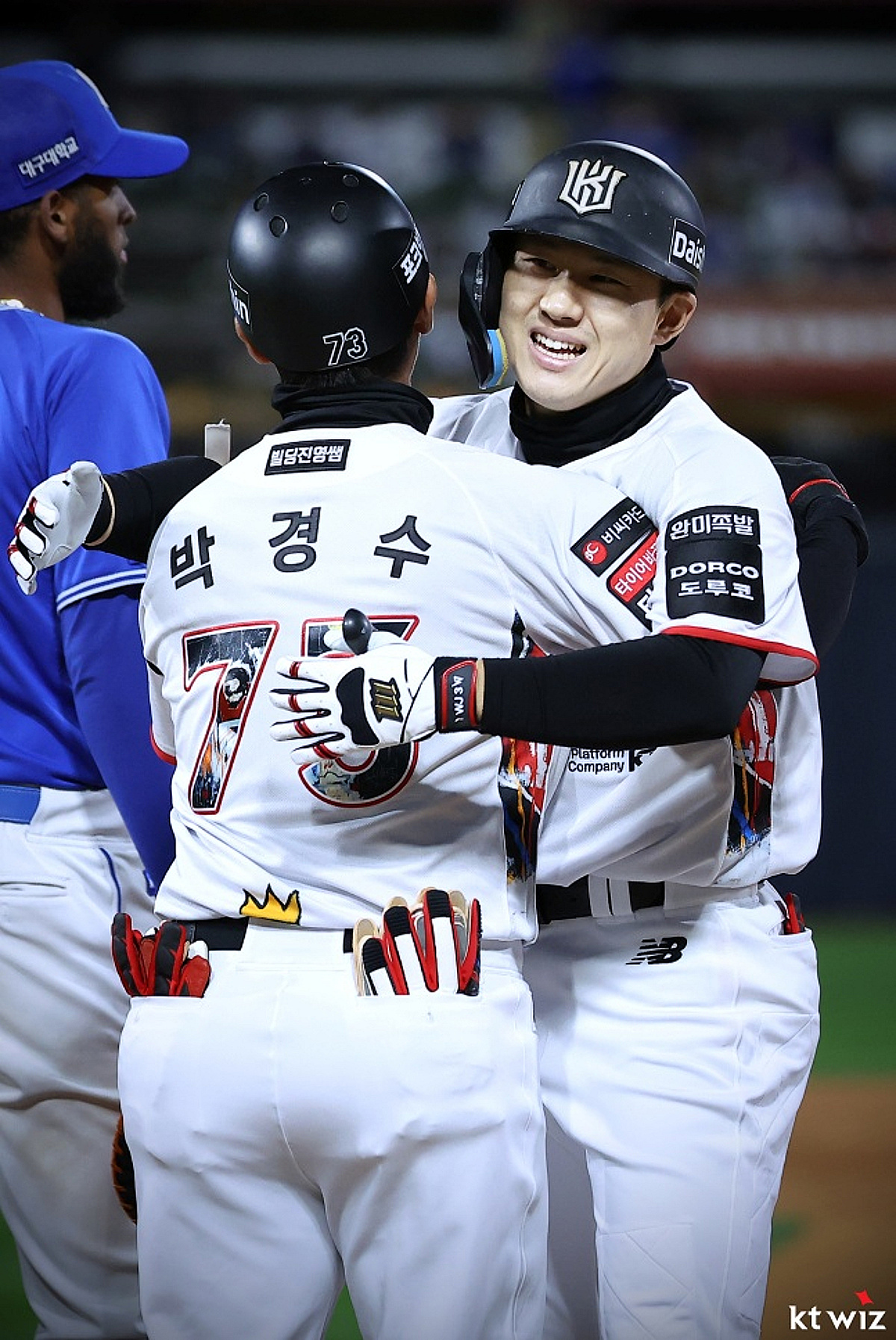혜자 FA가 끝끝내 KBO 새 역사! 최원준 204안타 신기록+힐리어드 만루포... KT, 삼성 꺾고 8연승 질주 [수원 현장리뷰]