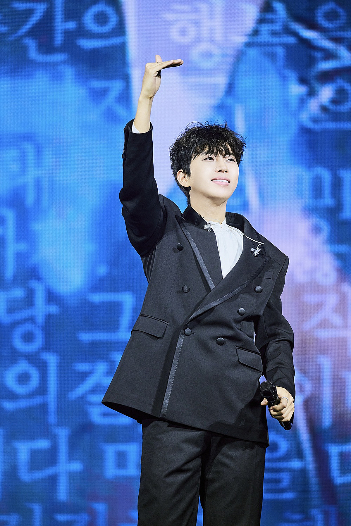 10년 나눔 꽃 피었다..임영웅 팬클럽 전국영웅시대, '웅드림장학금' 2억 5천만원 전달