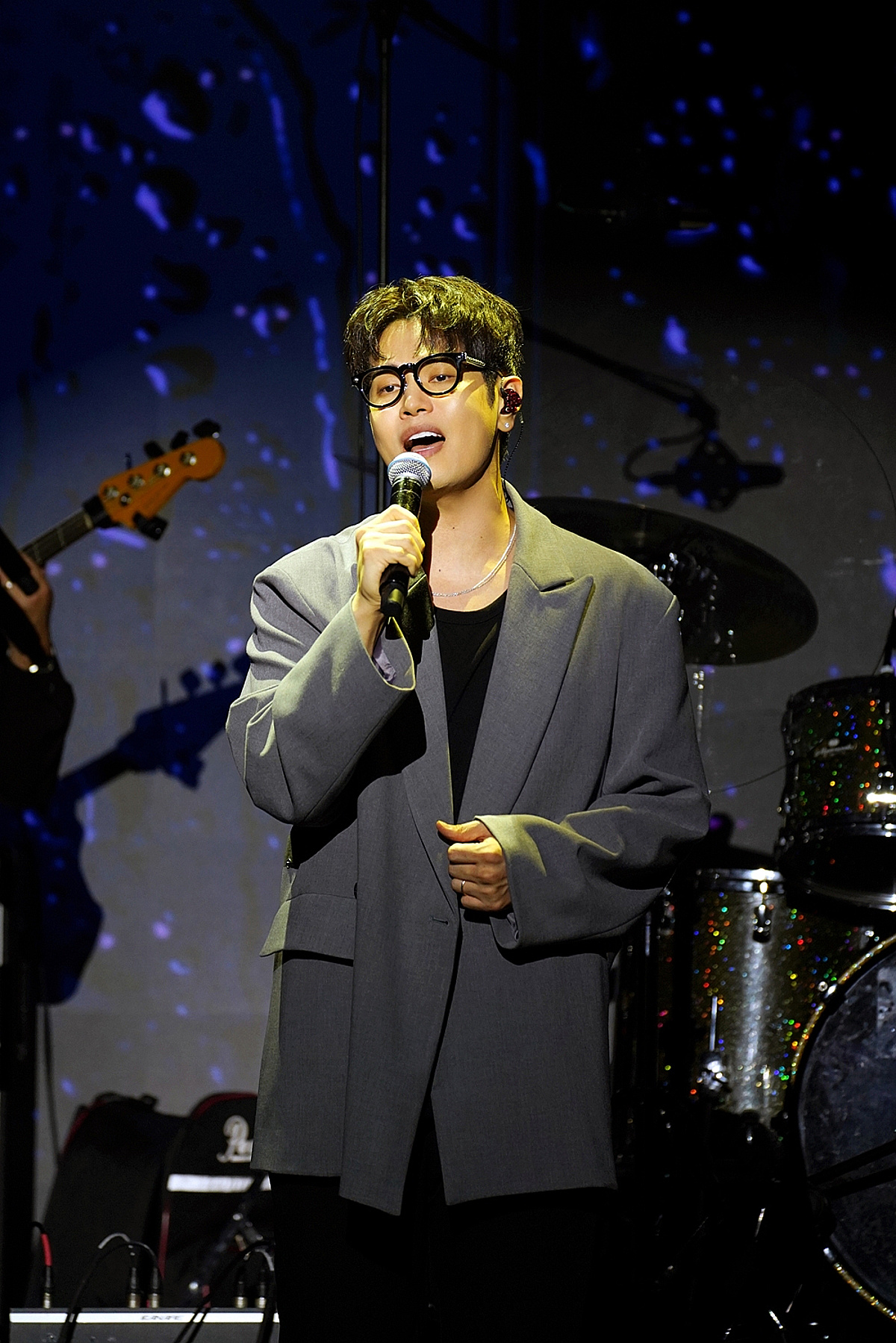 "소극장서 음악으로 하나"..나윤권, '여름산책2'로 '감성 보컬' 증명