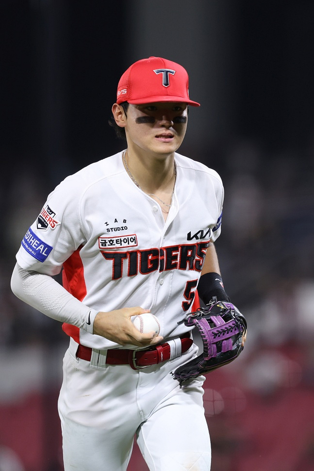[공식발표] '코뼈 골절' 김도영, 일단 수술받았다→11일 퇴원 예정 "복귀 시점은 회복 후 판단"