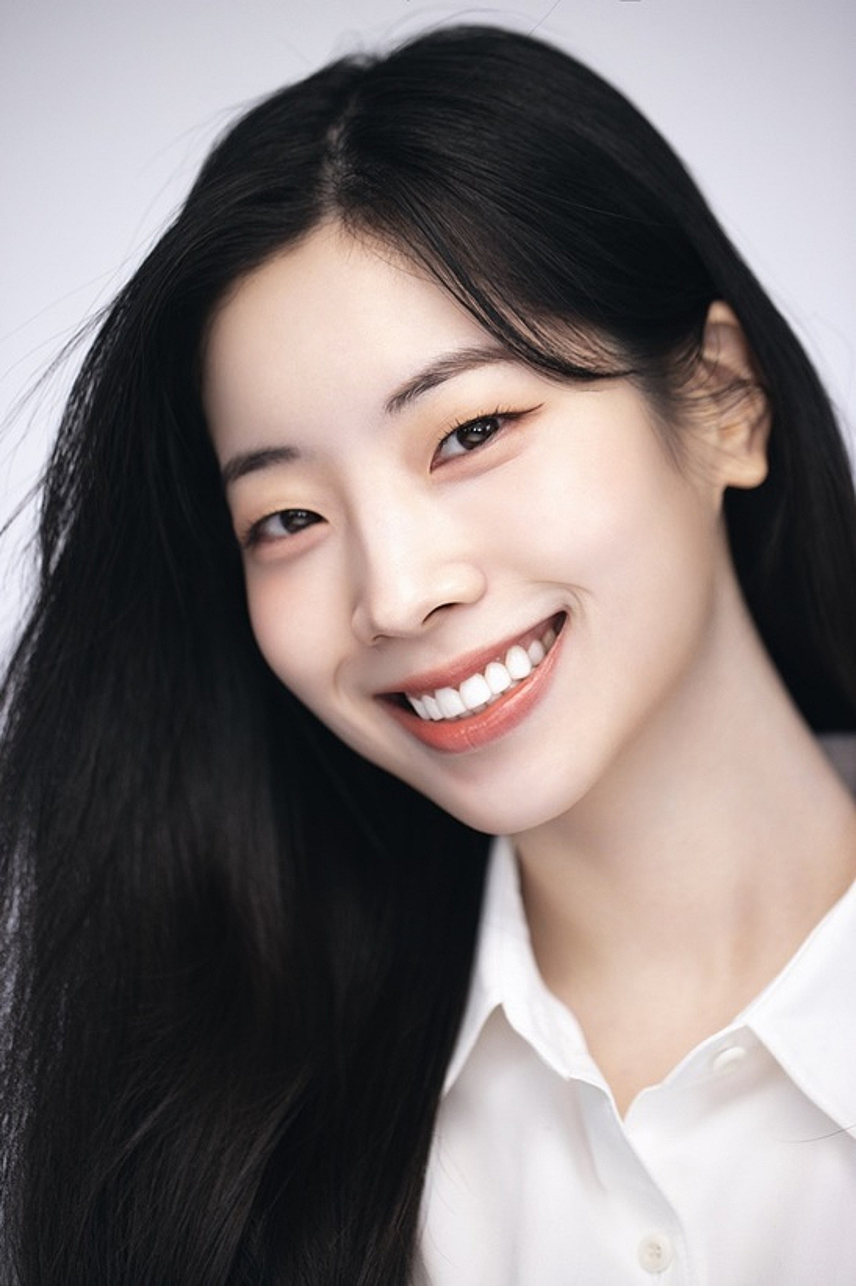 TWICEのダヒョン、スクリーンに続き『Love Me』でリビングも席巻