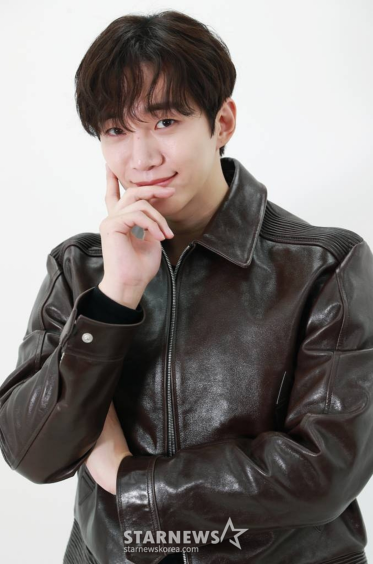 이준호 '2023 AAA' 인기상 확정..'막판 뒤집기'로 증명한 팬심 [★NEWSing] | 스타뉴스