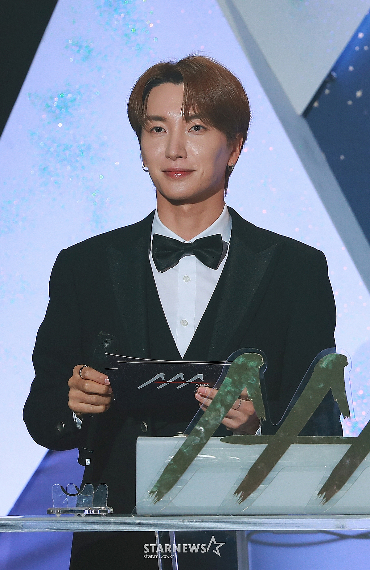 슈퍼주니어 이특, '2021 AAA' 믿고 보는 6년 연속 MC | 스타뉴스