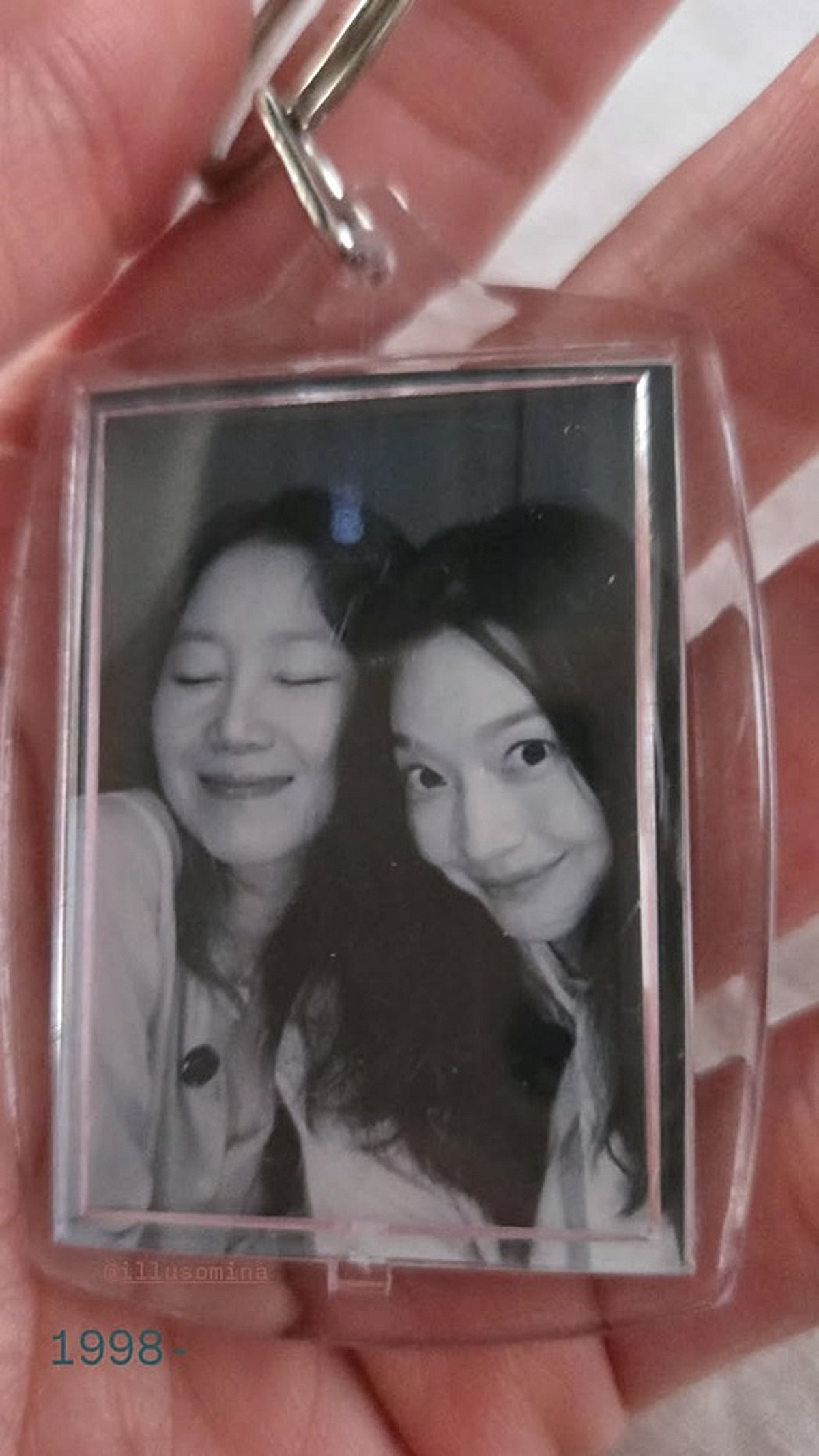 공효진, 신민아와 다정..10대때 만나 38년 우정[스타이슈]