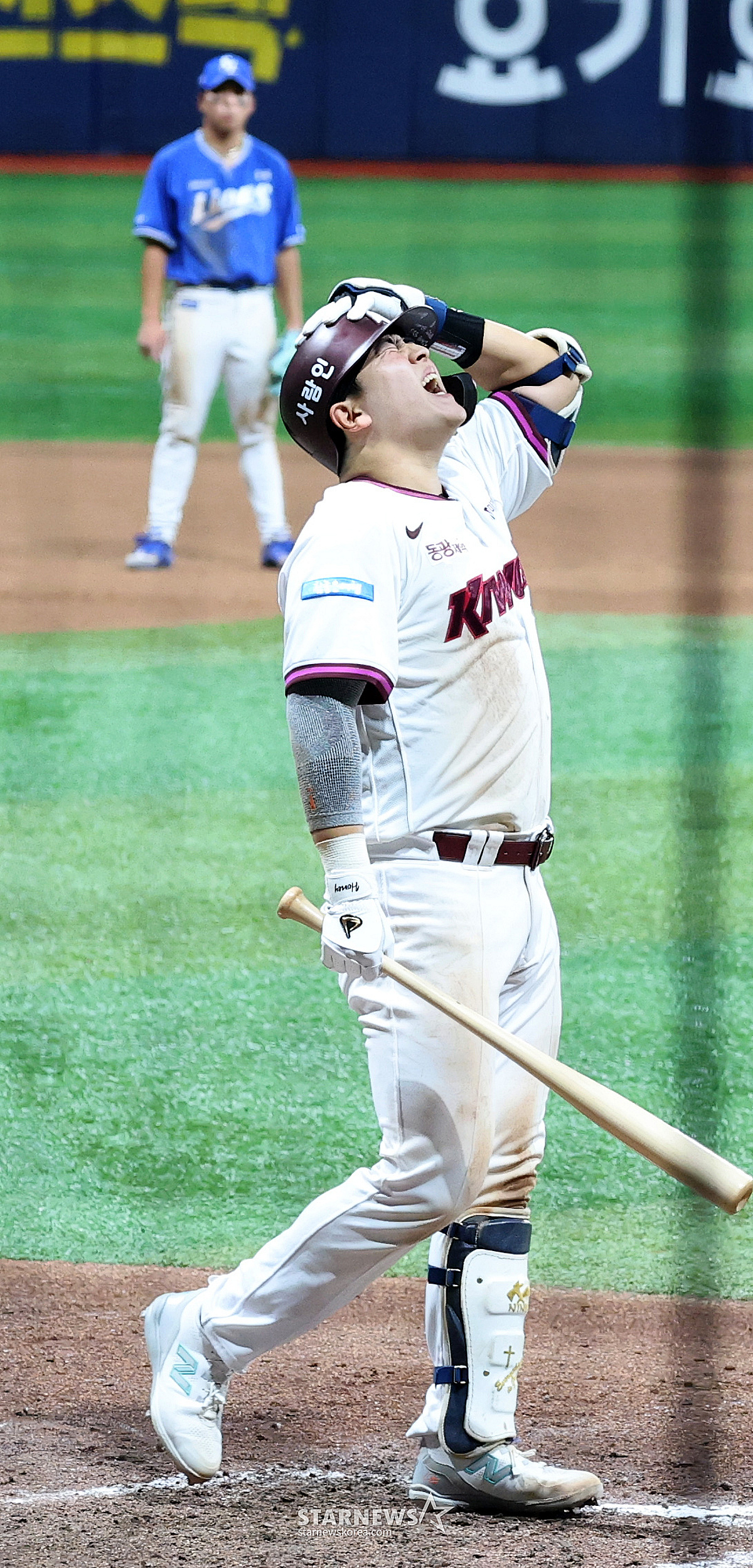 [포토]'9회말 풀카운트에서 볼넷' 김동현