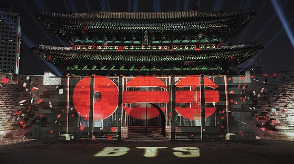 런던 아이도 강렬 레드 조명! 국경 넘은 방탄소년단 '아리랑', 런던·뉴욕 랜드마크 점령