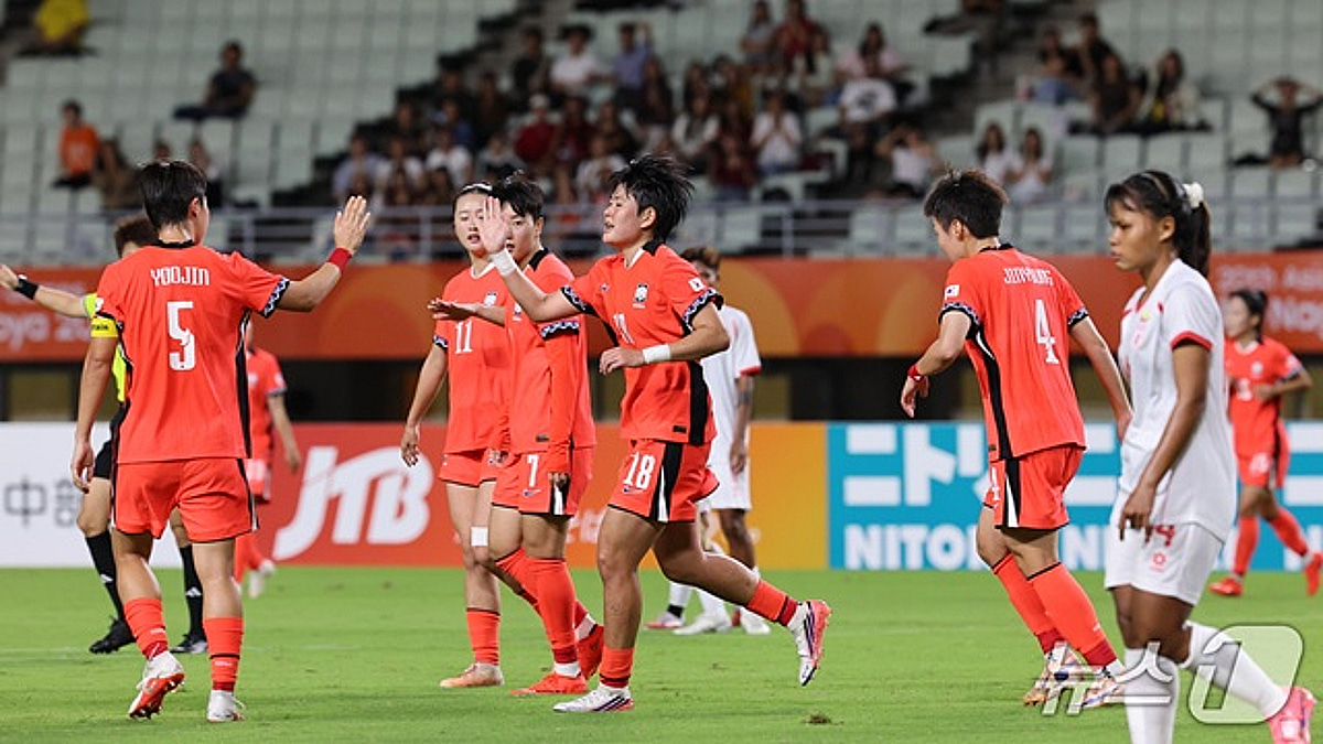 "한국도 우승후보 맞네" 日·북한 경계한 이유 있었다... 김민지 해트트릭→첫판 5-0 대승