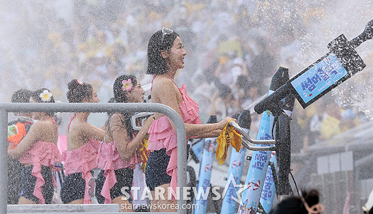 [포토] 차영현 '젖어야 기쁜 날'