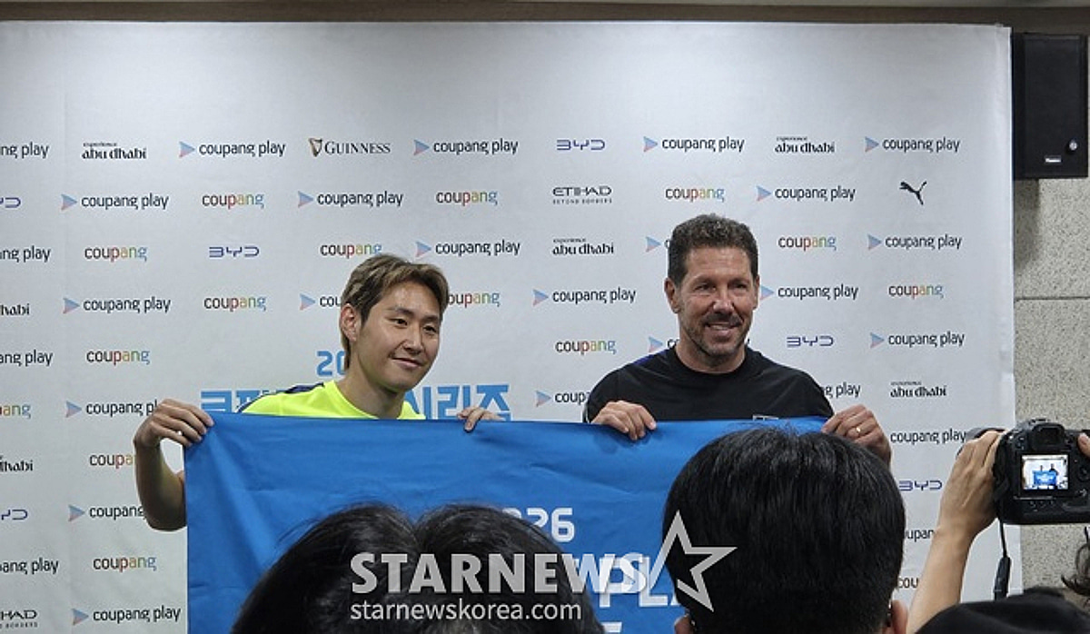 [현장 인터뷰] 시메오네 감독, 벌써 이강인 '겸손함'에 푹 빠졌다 "이런 선수가 아틀레티코에 필요"