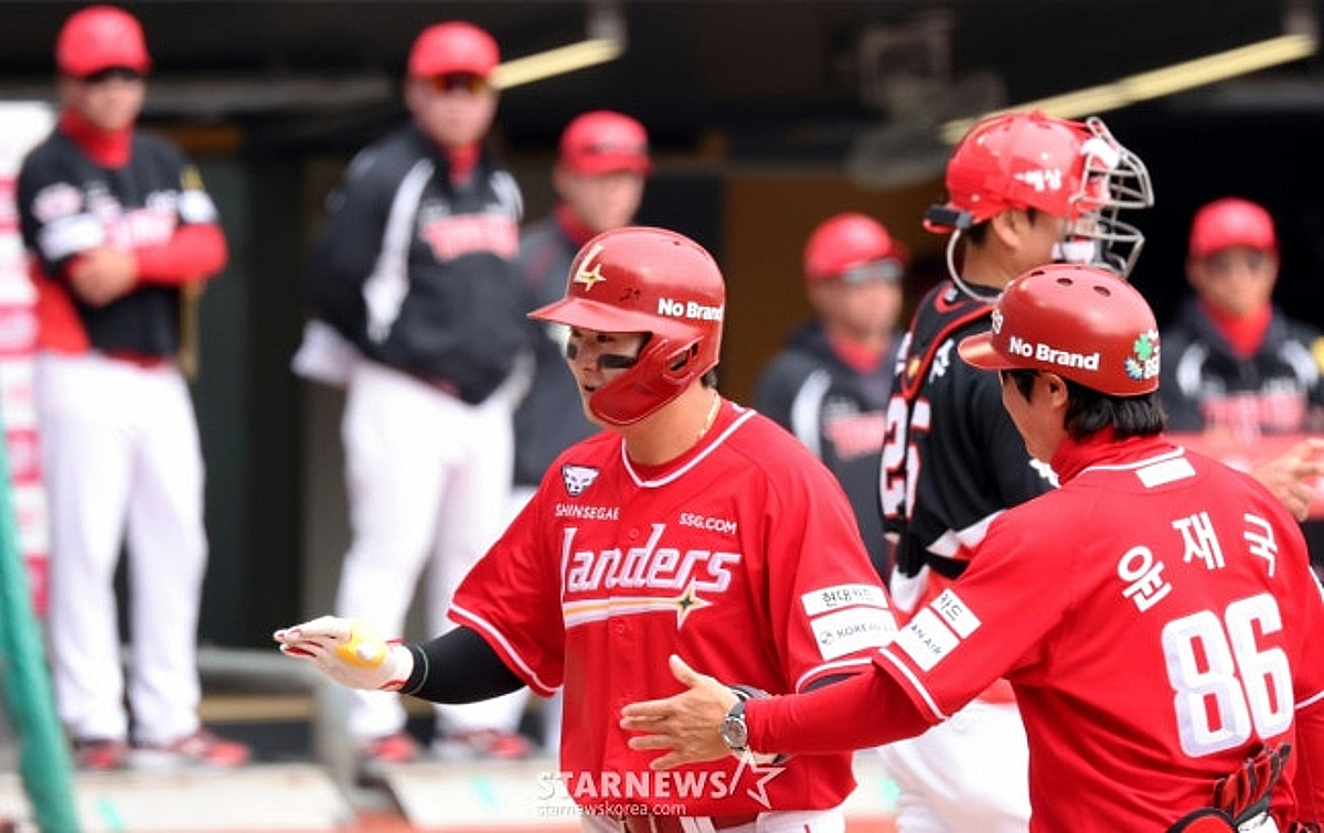 '이럴수가' KIA 선발 1+1 '충격의 10실점' 무슨 일이?... 돌풍의 SSG 개막 2연전 싹쓸이 '고명준 연타석포 터졌다' [인천 현장리뷰]