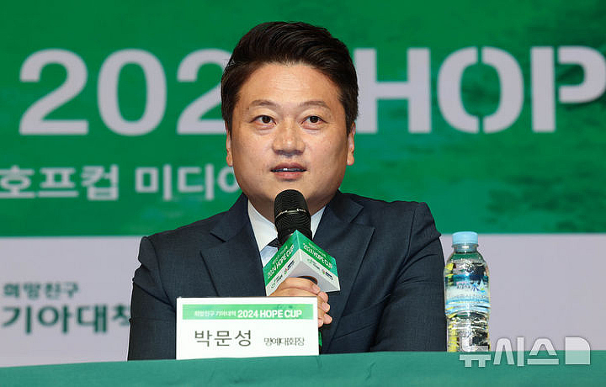 "1순위는 카사스, 쿠만은 최하위" 박문성이 콕 짚은 韓 축구 단기 사령탑 "아시아 축구 경험+전술 유연성 장점"