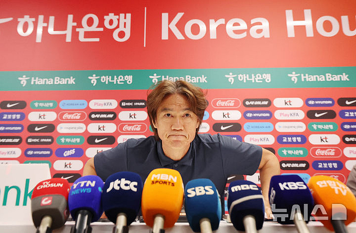 선수는 레전드→감독으론 '잔혹사' 반복... 日도 주목한 홍명보의 쓸쓸한 퇴장 "SON·이강인 있는데 조별리그 탈락"