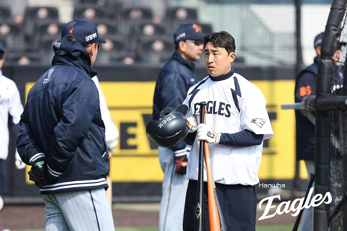 '한화와 1년 1억 전격 계약' 손아섭, 이제 KBO 새 역사 당당히 도전장! 올해 어떤 대기록 탄생할까