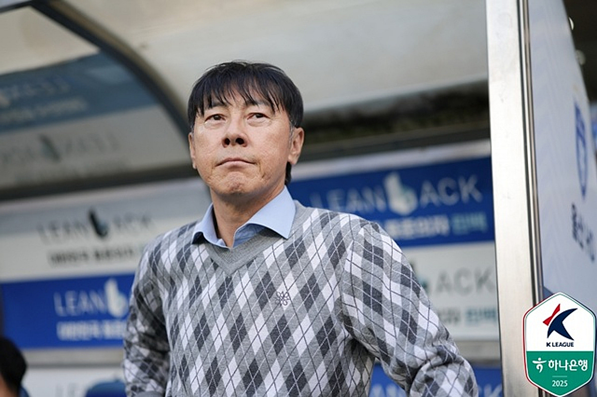 '울산 시절 폭행 논란' 신태용에 현 소속팀 전폭 지지 "한국에서만 1년 징계, 감독직에 영향 없다"