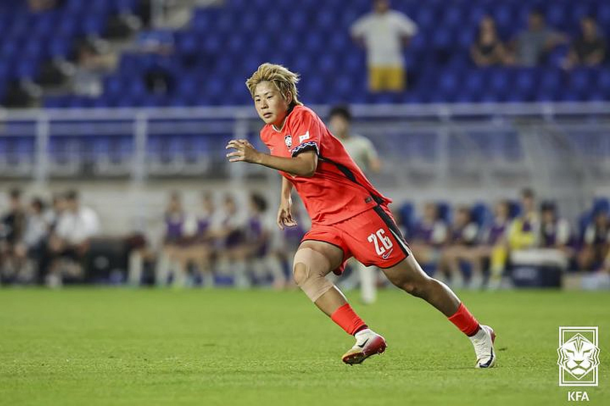 女 축구, 옛 스승 '콜린 벨' 울렸다! 김민지 해트트릭 작렬! 미얀마에 5-0 '매운맛'... 북한도 10-0 대승