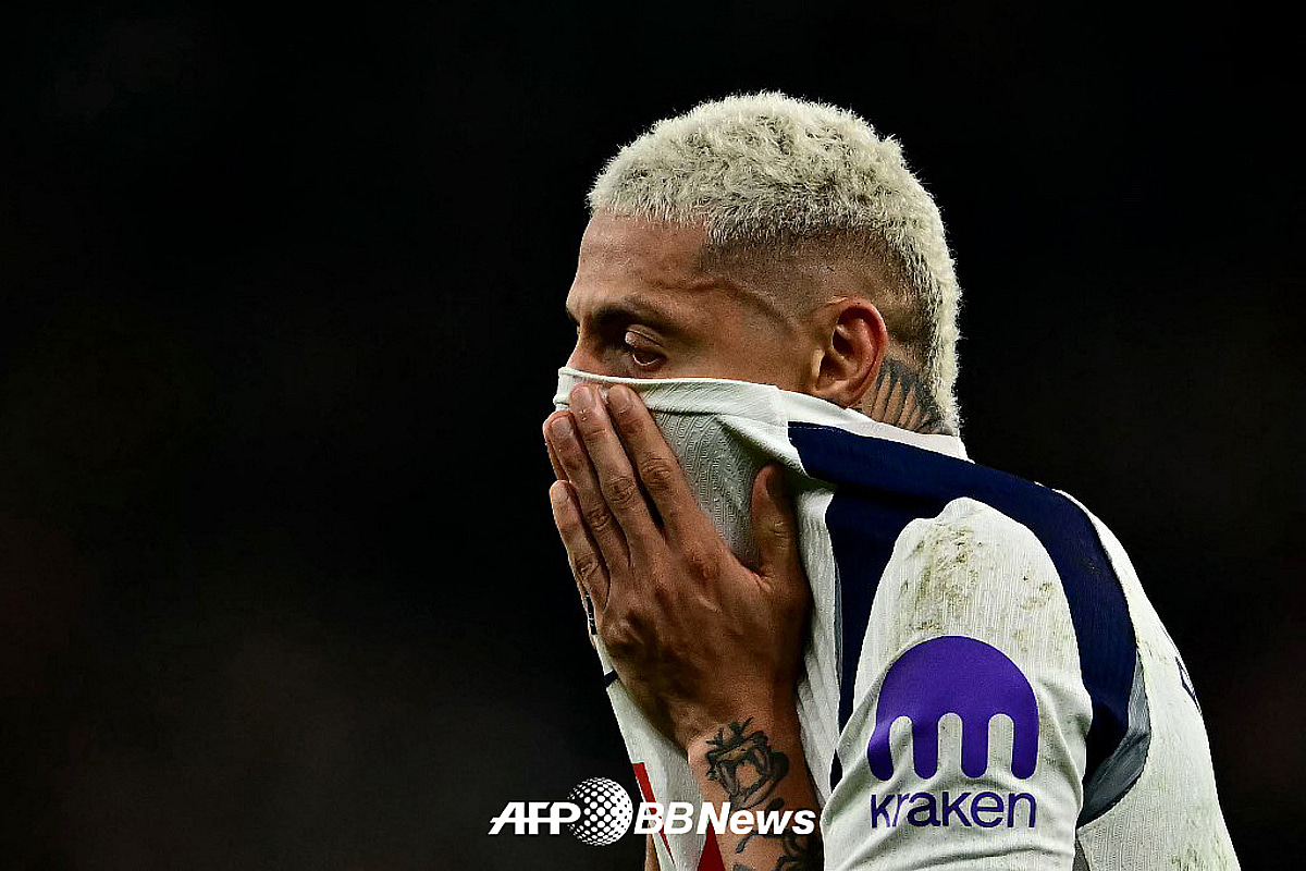 'EPL 충격 5연패' SON 떠난 뒤 처참하게 무너지는 토트넘, 51년 만에 11경기 무승 '수렁'