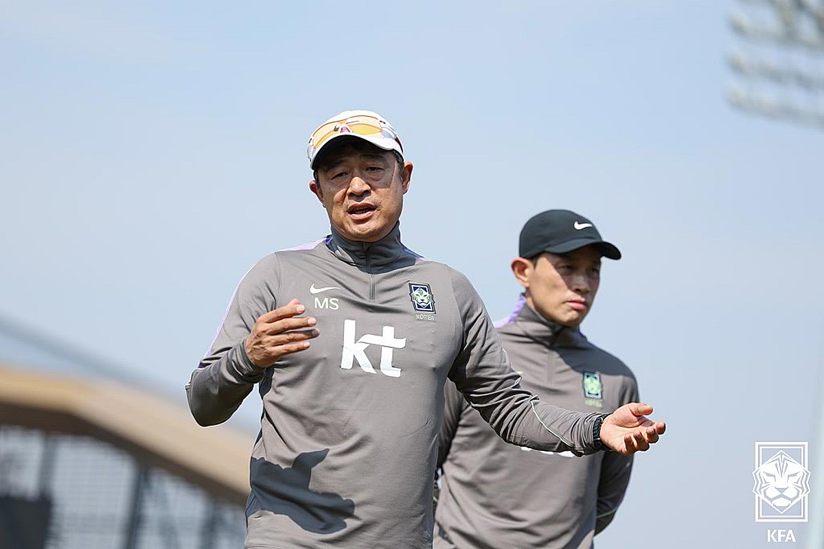 이민성 감독 "아시안게임, 군필자들도 무조건 부른다"