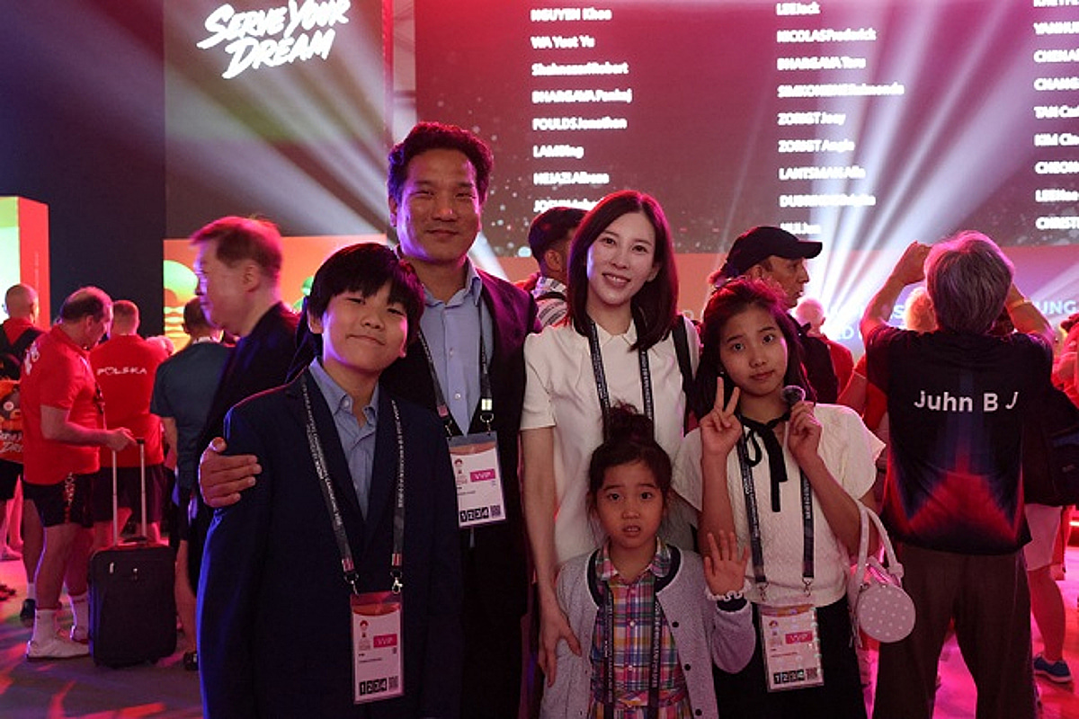 '와' 협회장 자녀가 자원봉사자로 '직접' 참여하다니... 이토록 탁구에 진심인 회장님 있었나 "돕는 사람도 함께할 수 있는 스포츠니까" [강릉 세계마스터즈]