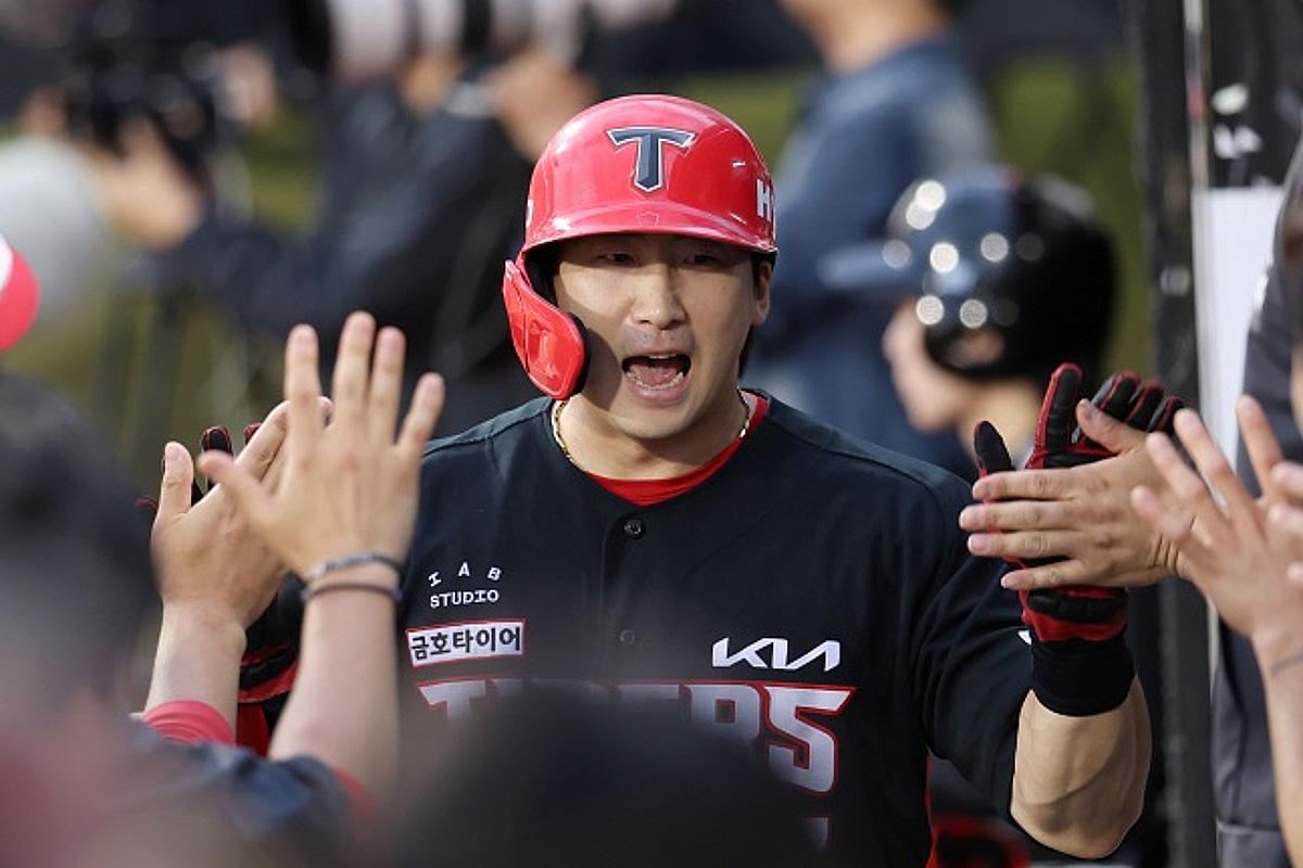 멀티히트만 무려 '7명'→20안타 폭발! KIA, KT에 11-5 완파... 1·2위팀 6연전 4승 2패로 끝냈다 [수원 현장리뷰]