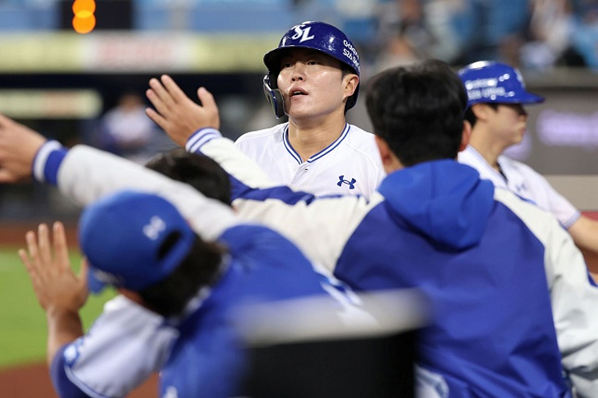 "류지혁 큰 부상 아니길" LG 홍창기, 만점 활약 소감 묻는 말에도 '1루 충돌→병원행' 삼성 베테랑 챙겼다 [대구 현장]