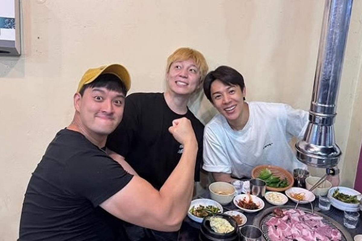 일라이, 재혼하더니 얼굴 폈네..얼굴만한 팔뚝 자랑 근황