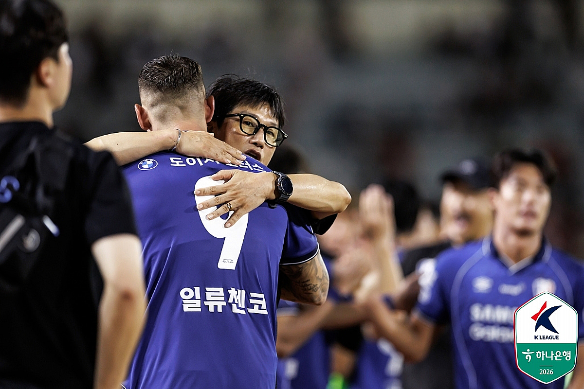'이정효호' 수원, 최대 숙원 '다이렉트 승격' 흐름 탔다... '우승 후보' 2연속 격파→어느새 선두와 '승점 동률'